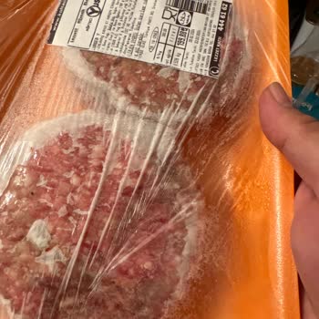 Köfteci Yusuf Kasap Kokmuş Et Satıyor