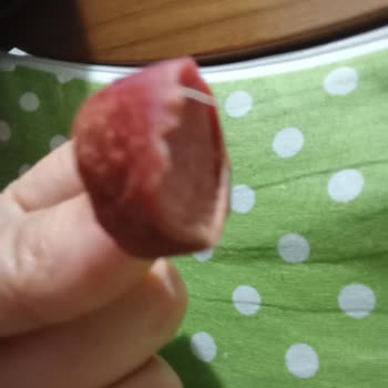 Banvit Sosisin İçerisinden Hayvan Tüyü Çıkıyor