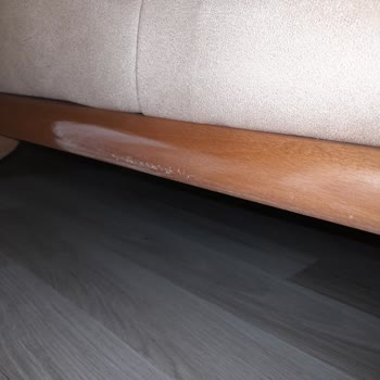 Aksu Home'dan Aldığım Koltuk Takımında Kırık Ve Çatlaklar Var