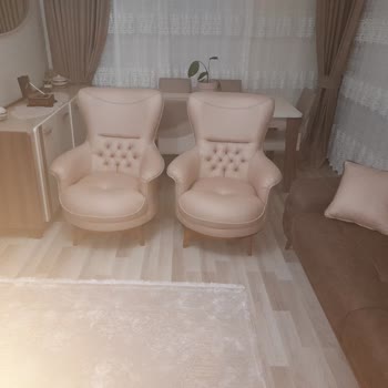 Aksu Home'dan Aldığım Koltuk Takımında Kırık Ve Çatlaklar Var