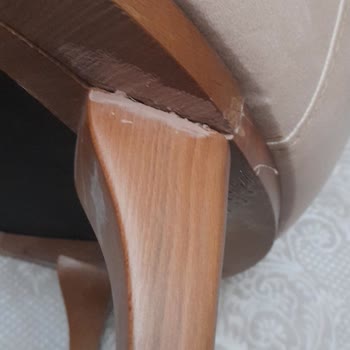 Aksu Home'dan Aldığım Koltuk Takımında Kırık Ve Çatlaklar Var