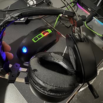 Monster Notebook 7.1 Surround RGB Oyuncu Kulaklığında Ped Sorunları