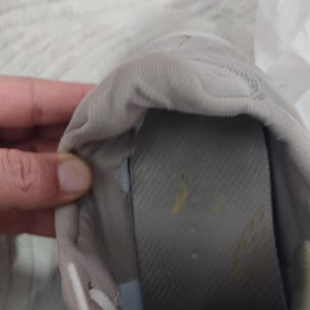 Skechers Parasına Değecek Bir Ayakkabı Değil