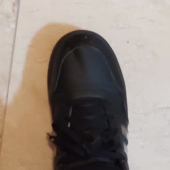 Koray Spor Defolu Ayakkabı Satıyor