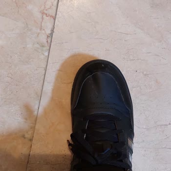 Koray Spor Defolu Ayakkabı Satıyor