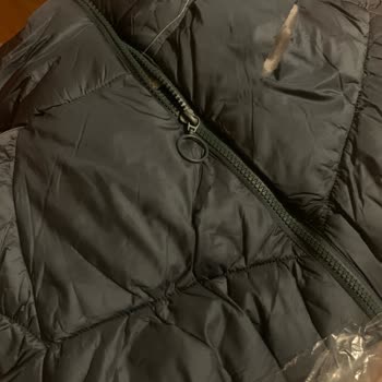 DeFacto Yırtık Mont Gönderdi