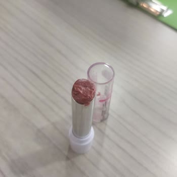 Gratis Sağlıksız Ruj Satıyor