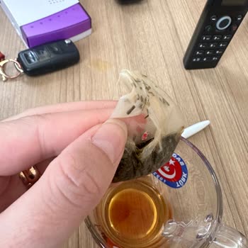 Lipton Poşet Çaydan Boyalı Kağıt Çıktı