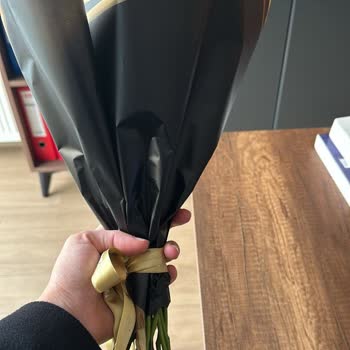 Çiçek Sepeti Kötü Çiçek Yolladı. Alışveriş Yaparken Bir Daha Düşün.