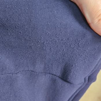 Oysho Giyim Kalitesiz Hırka: Kısa Sürede Tüylenme Problemi