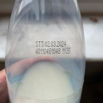 BİM Bozuk Süt Satıyor