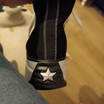 Crispy Sneakers Sahte, Defolu Ürün Gönderimi. Mesajlara Geri Dönmüyor.