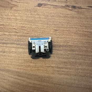 Fakir Stubby Tıraş Makinesinin Başlığındaki İnce Plastik Koptu,