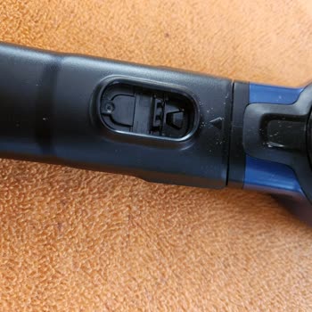 PHILIPS Ev Aletleri Philips 8049 Dikey Süpürge Düğme Kırılması