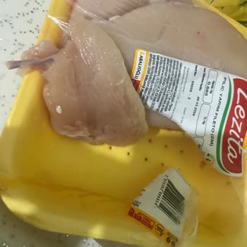 Lezita Göğüsten Kemik Çıktı
