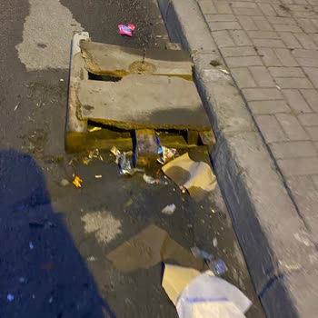 İBB - İstanbul Büyükşehir Belediyesi İstanbul Kaymakamlığı Lütfen Bu Hizmetsizliği Görün