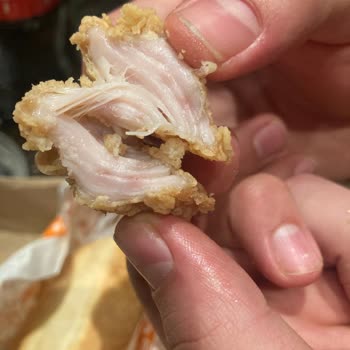 Konya Kule Site AVM Popeyes Bozuk, Özensiz Ve Çiğ Ürün Gönderiyor