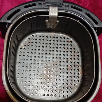 Kumtel Airfryer Küflenip Paslandı.