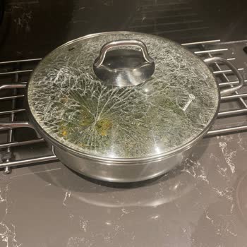 Korkmaz Mutfak Eşyaları Çaydanlık Ve Tenceremin Cam Kapağı Patladı