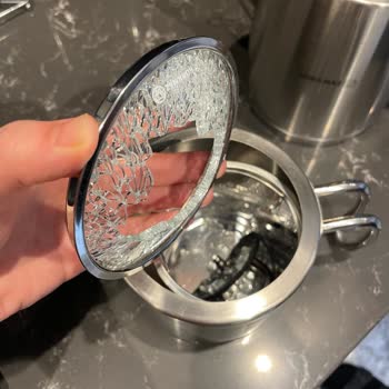 Korkmaz Mutfak Eşyaları Çaydanlık Ve Tenceremin Cam Kapağı Patladı