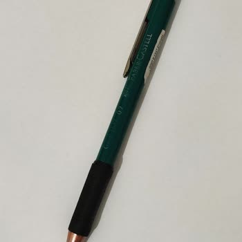 Faber Castell Grip 1347 Serisi, Uç Bölgesindeki Gri Kısmın Boya Atması