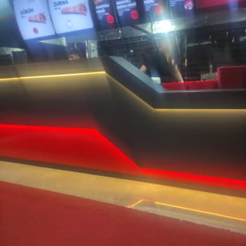 Öncü Döner Saygısızlık Hiçe Sayarak Konuşma