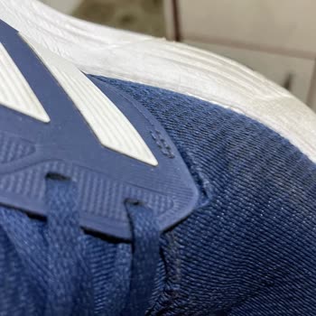 Adidas Ayakkabı Pişmanlıktır. Hatalı Ürünün Arkasında Durmuyor