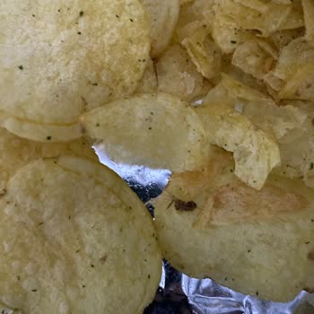 Lays Paketinden Ne Olduğunu Anlamadığımız Saçma Bir Şey Çıktı