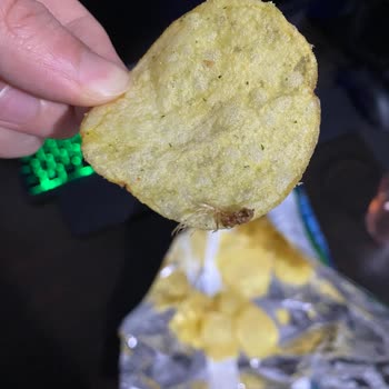 Lays Paketinden Ne Olduğunu Anlamadığımız Saçma Bir Şey Çıktı