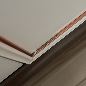 Mondi Yatak Odası Takımı Boyaları Soyuluyor