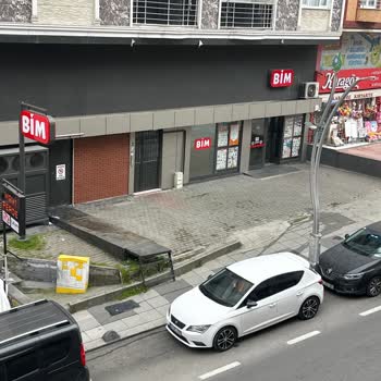 BİM Çalışanları Ve Üslupları