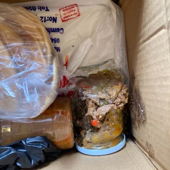 Yurtiçi Kargo Kargo Kutularını Tekmeliyor Musunuz Atıyor Musunuz