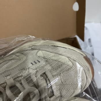 Skechers Ayakkabı 4 Ayda Tabanlarından Açıldı