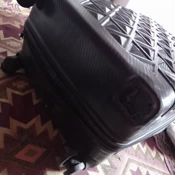 Ağrı Vip Turizm Valizimin Ayağını Kırmışlar