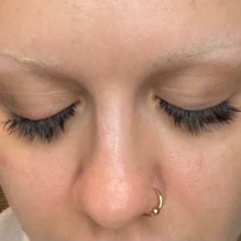 Salon Rose Kuaför Protez Tırnak Korkunç Kirpikler Ve Telefonda Tehdit Edilmem