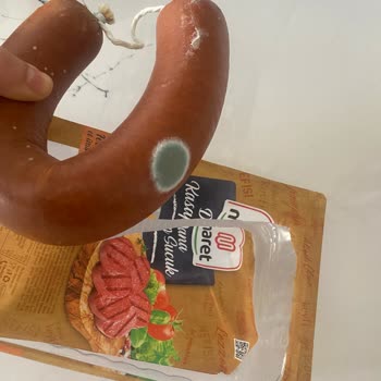 Namet Sucuk Küflenmiş Ve Kokuyor!
