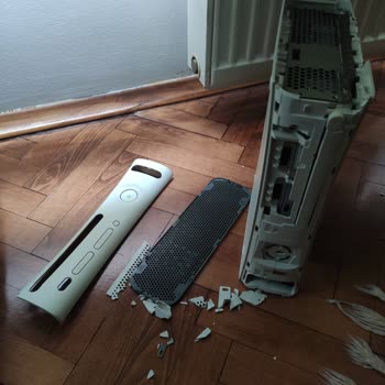 Aras Kargo 250 TL Karşılığında Paramparça Kargo Gönderdi!