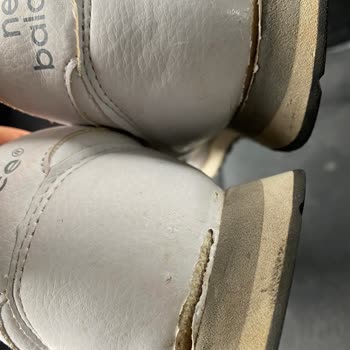 New Balance 5. Giyişte Patladı