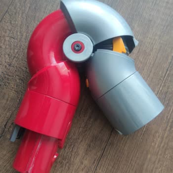 Dyson V15 Detect Absolute Mobilya Altı Aparatı Kırılması
