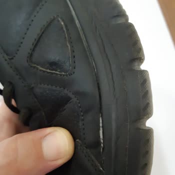 Skechers Ürünün Arkasında Durmuyor