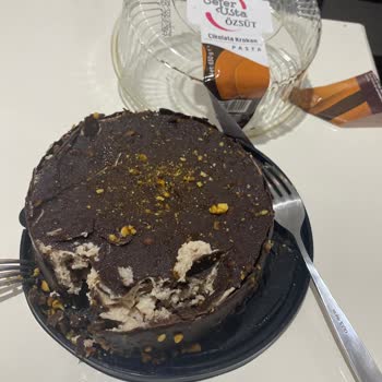 Özsüt Krokanlı Pasta Bozuk Çıktı