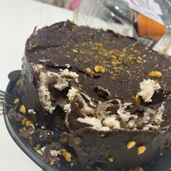 Özsüt Krokanlı Pasta Bozuk Çıktı