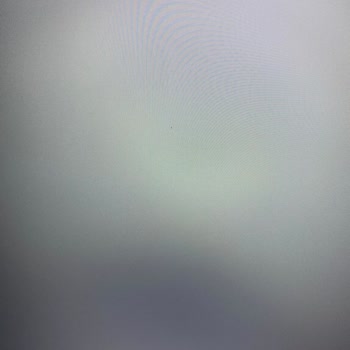 Monster Notebook Ekrandaki Toz Ya Da Ölü Piksel