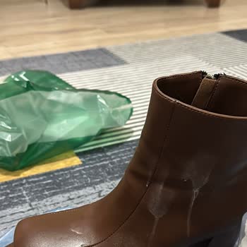 Deichmann Ayakkabı Koruyucu Spreyin Lekesi