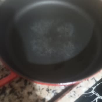 Lava Tenceremde Beyaz Leke Kaldı