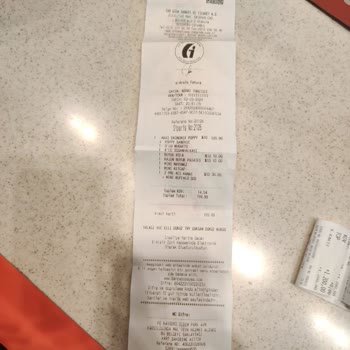Popeyes Hamburgerinin İçinden Kemikli But Çıktı!