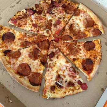 Little Caesars Malzemeleri Yanık Pizza!