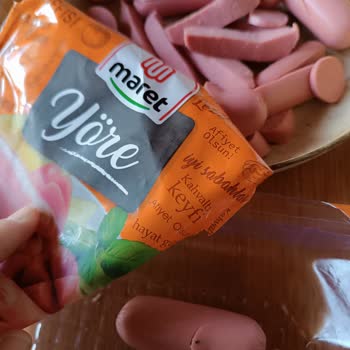 Maret Sosisin İçinde Siyah Bir Şey Vardı