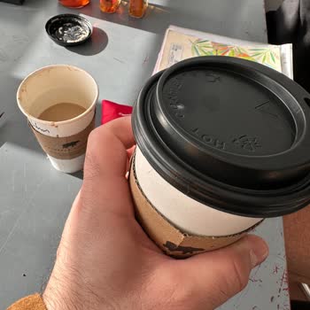 Mack Bear Cafe Plastik İçiriyor