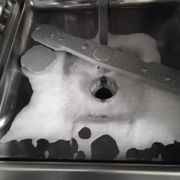 Arçelik 6144 Bulaşık Makinesi Köpüklü Bırakma Sorunu